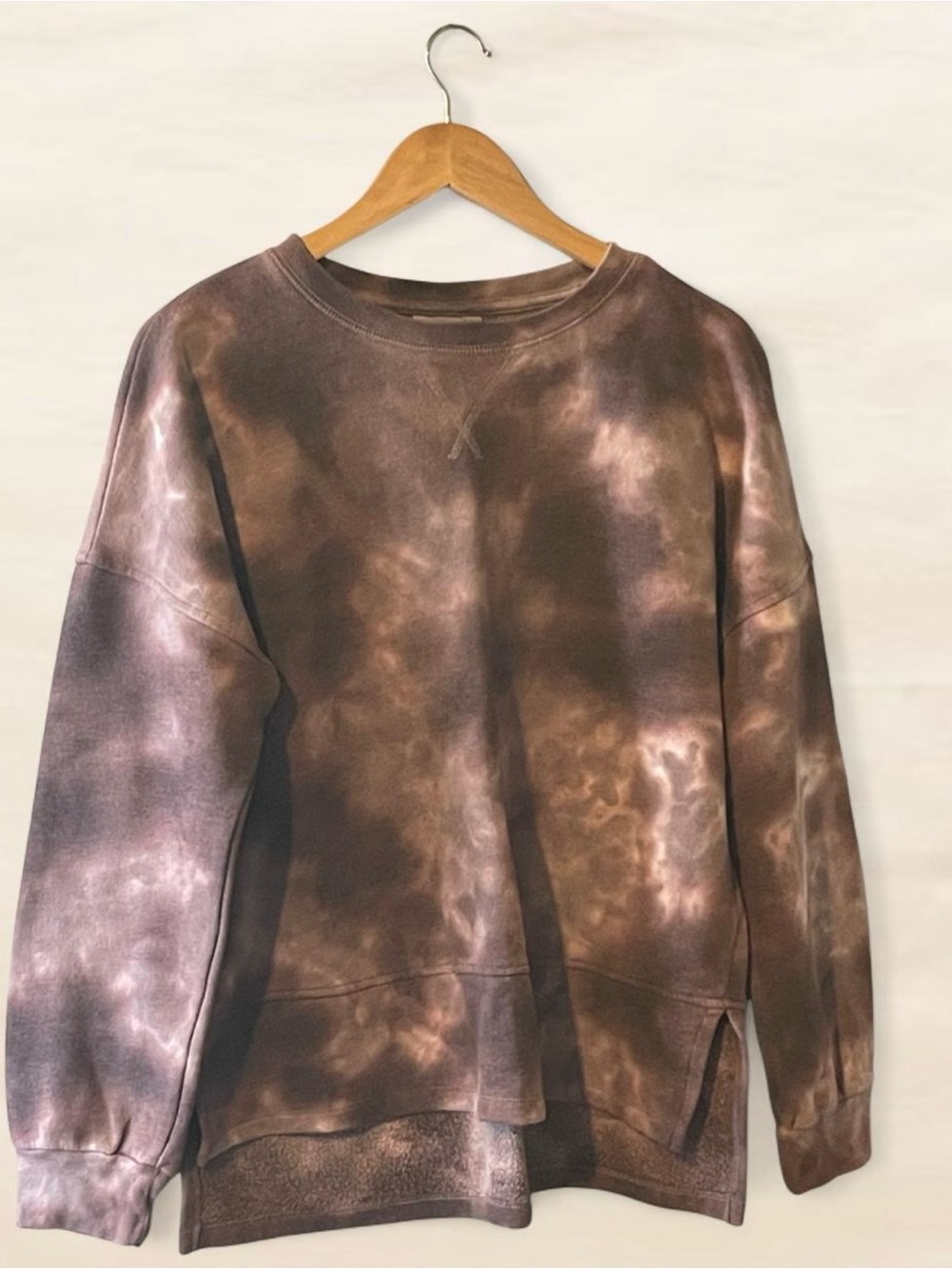 Universal Thread purple/taupe tie-dye sweatshirt in size M